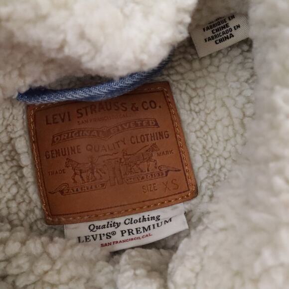 Levi's Sherpa Lined Denim Trucker XS Blue Long Sleeve Snap Light Wash Jacket - Picture 8 of 9